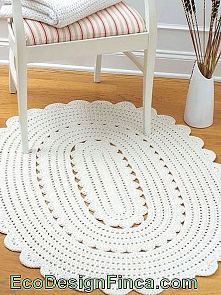 tapis blanc ovale