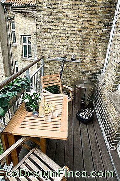 tafels voor klein houten balkon