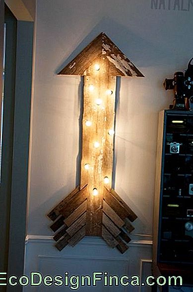 handgemaakte houten pijllamp