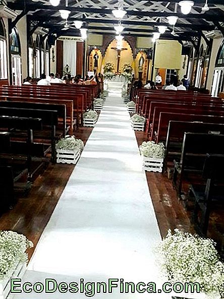 Décoration d'église pour le mariage: des idées et des conseils géniaux! - idées tapis de décoration blanc