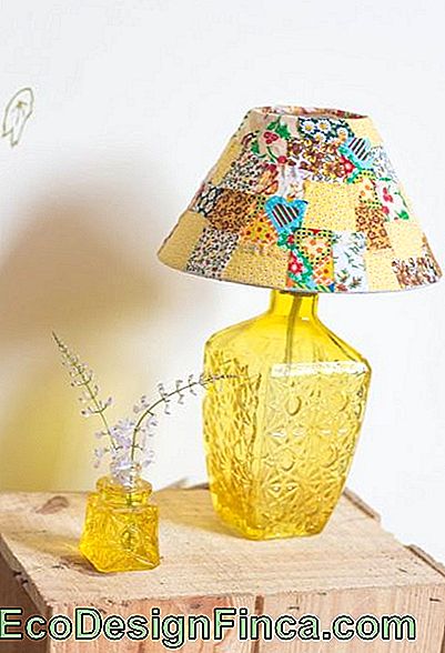 patchwork kubbesi ile sarı şişe lamba