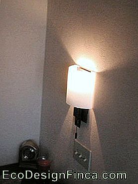 wall-reading lamp