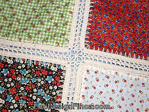 floral quilt with crochet