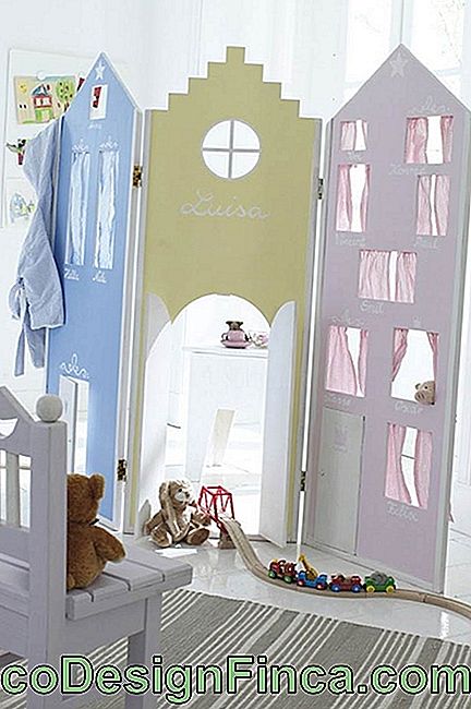 Paravent pour chambre d'enfants avec fenêtres et portes