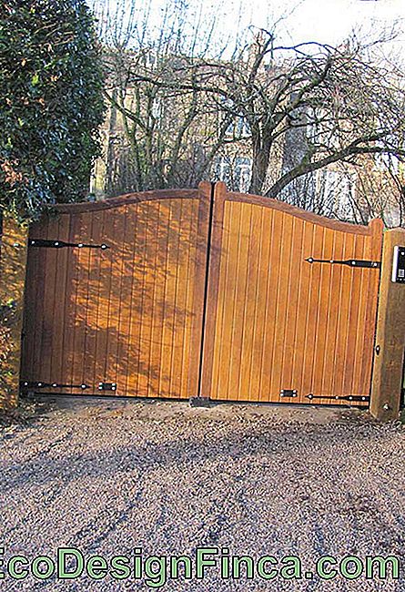 Un citofono è stato installato all'ingresso di questa fattoria per ricevere meglio chi arriva