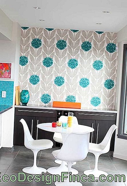 Pour la salle à manger moderne, un imprimé floral bleu et gris