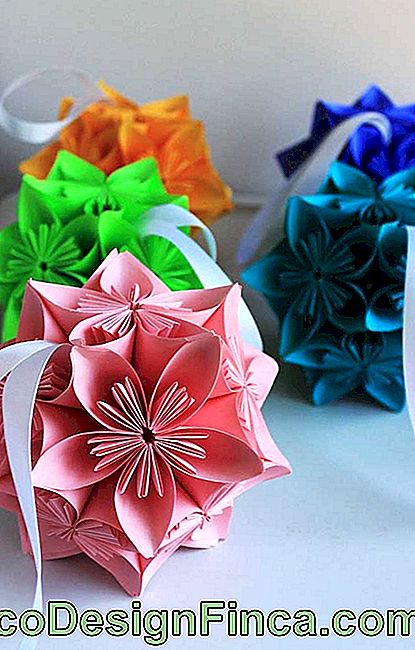 Kusudama'nızı tercih ettiğiniz renklere monte edin