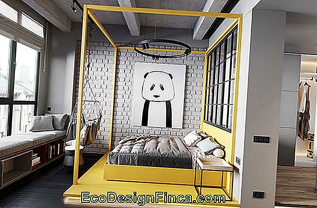 Lakkerede møbler: Gråt værelse fik farve og liv med gul lakeret seng