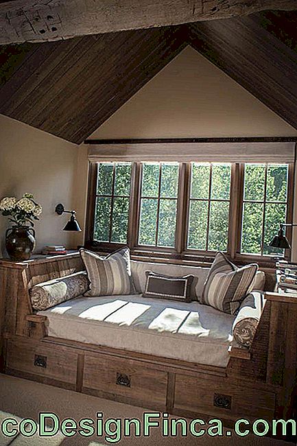 ></p><p>Billede 25 - Træ sofa med minimalistisk stil</p><p align=