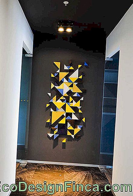 Tredimensionel vægskulptur med lyse farver i en super moderne 3D-stil