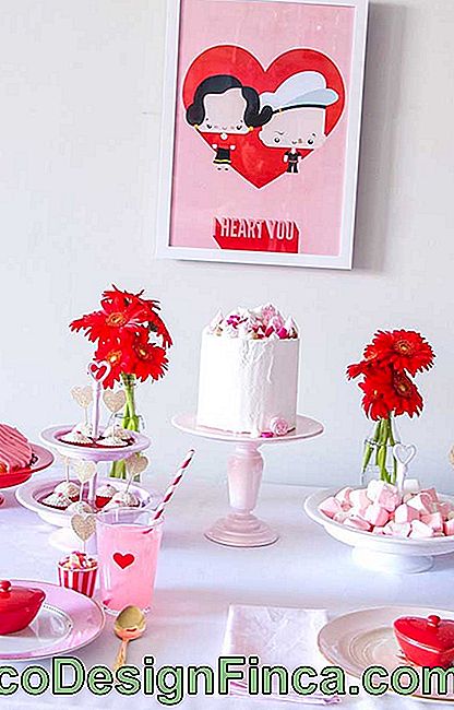 Urodzinowa niespodzianka dla twojego chłopaka: romantyczny stół na ciasto