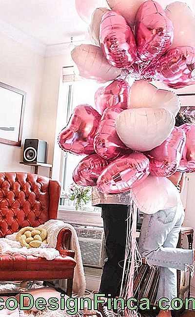 Dekorowanie domu lub jego pokoju kilkoma balonami jest również bardzo fajne i oddaje niesamowite zdjęcia dla Tumblra