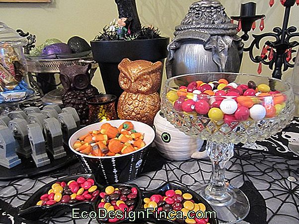 Easy Table Decoration For Halloween
