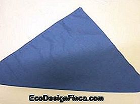 Plis plissé de serviettes -1 Comment plier la serviette dans le verre comme une tulipe: verre