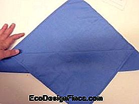 Plis plissé de serviettes -2 Comment plier la serviette dans le verre comme une tulipe: comment